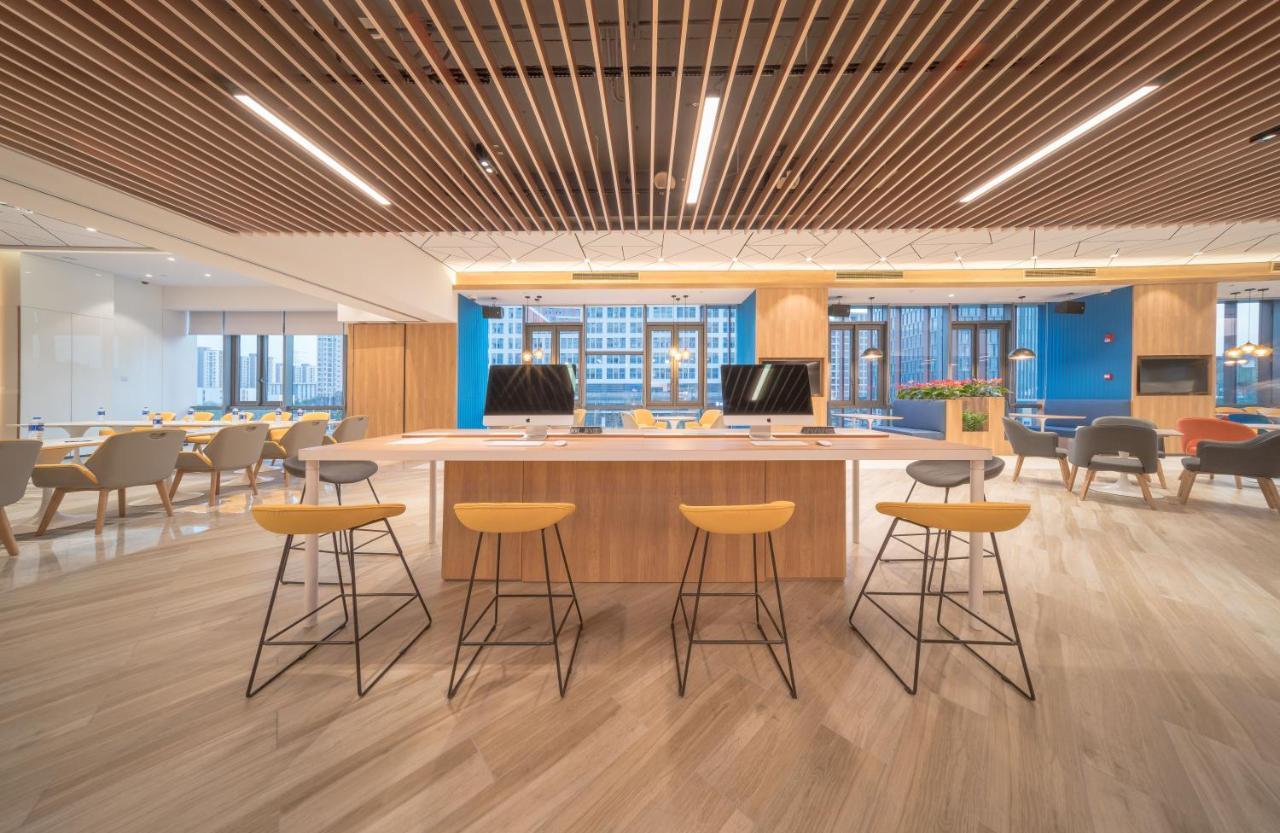 Holiday Inn Express Shanghai Huijin By Ihg מראה חיצוני תמונה