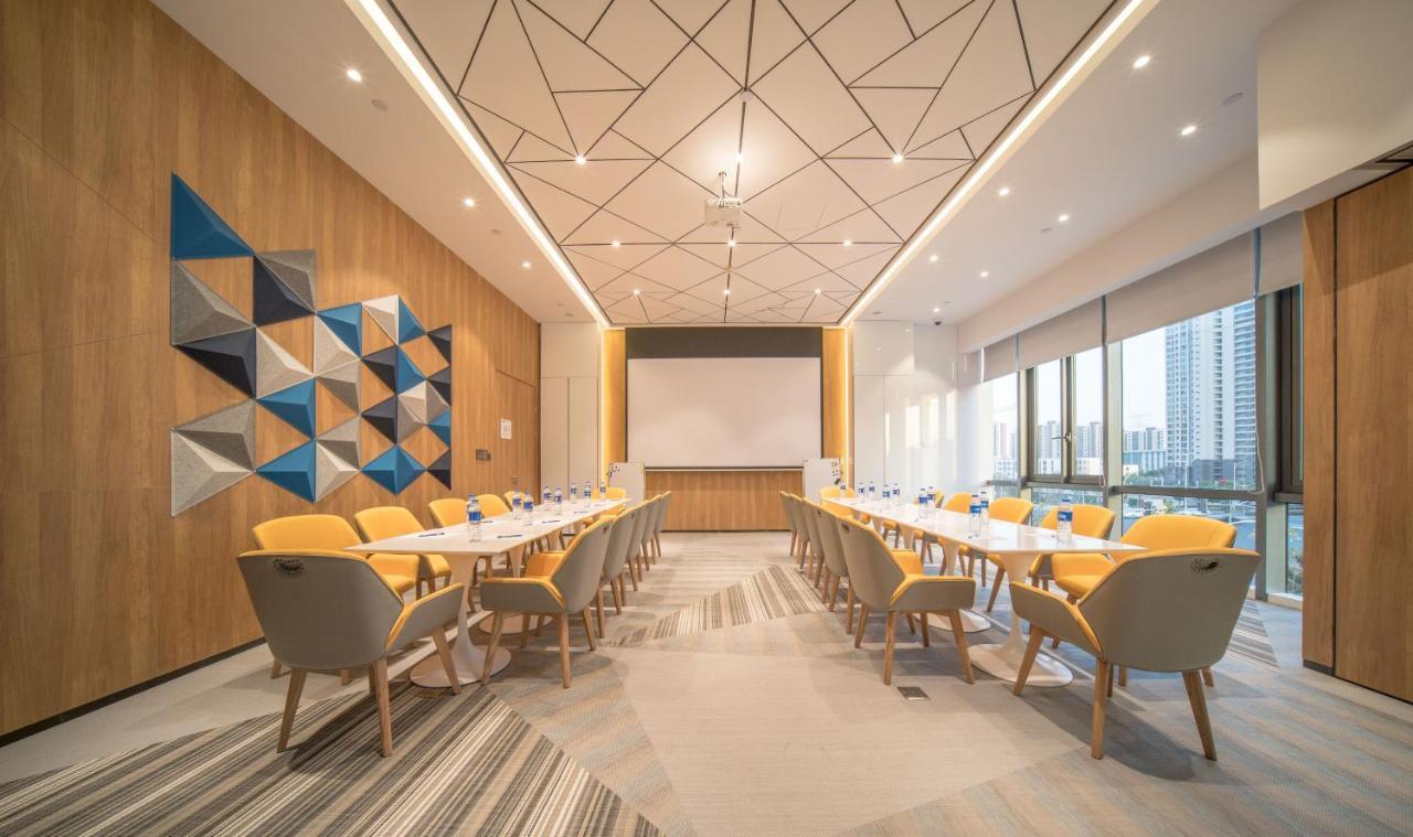 Holiday Inn Express Shanghai Huijin By Ihg מראה חיצוני תמונה