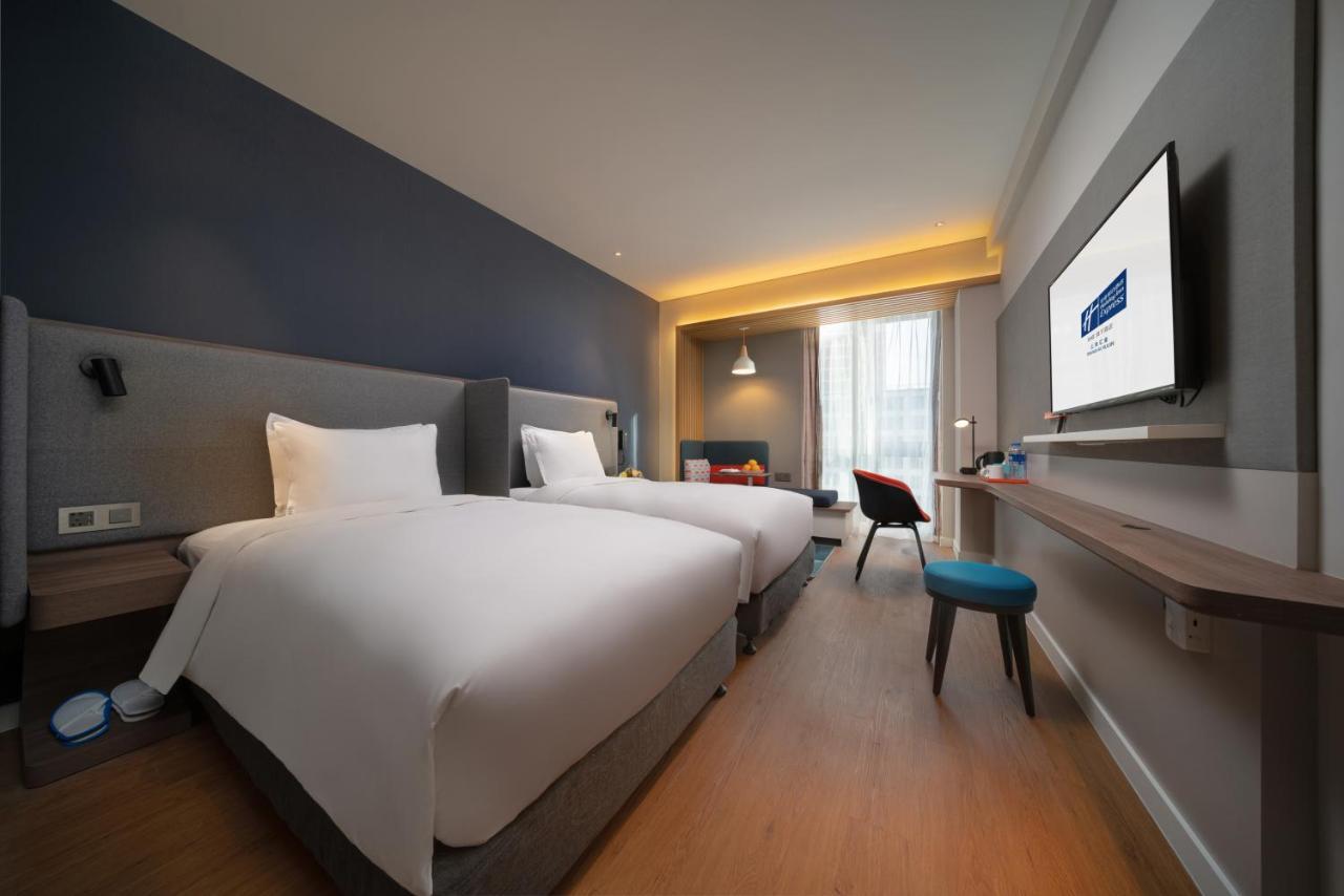 Holiday Inn Express Shanghai Huijin By Ihg מראה חיצוני תמונה