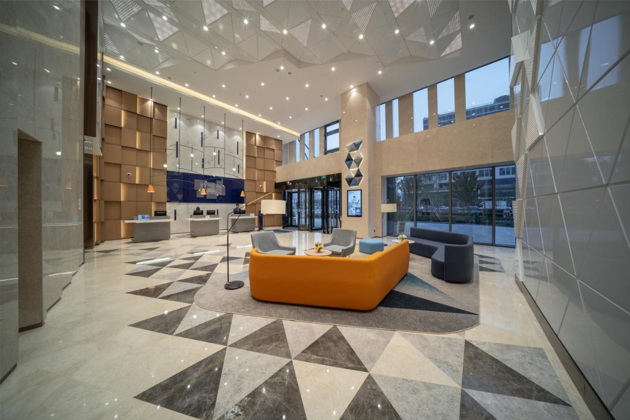 Holiday Inn Express Shanghai Huijin By Ihg מראה חיצוני תמונה